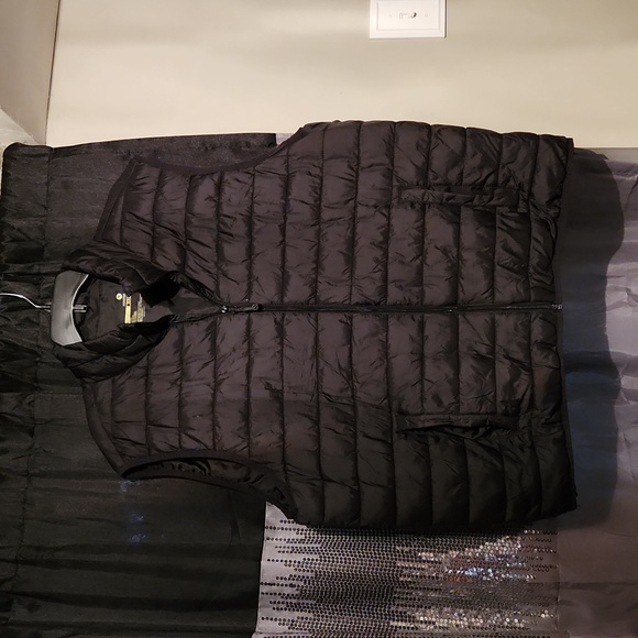 🟠XERSION PACKABLE VEST - Picture 1 of 3